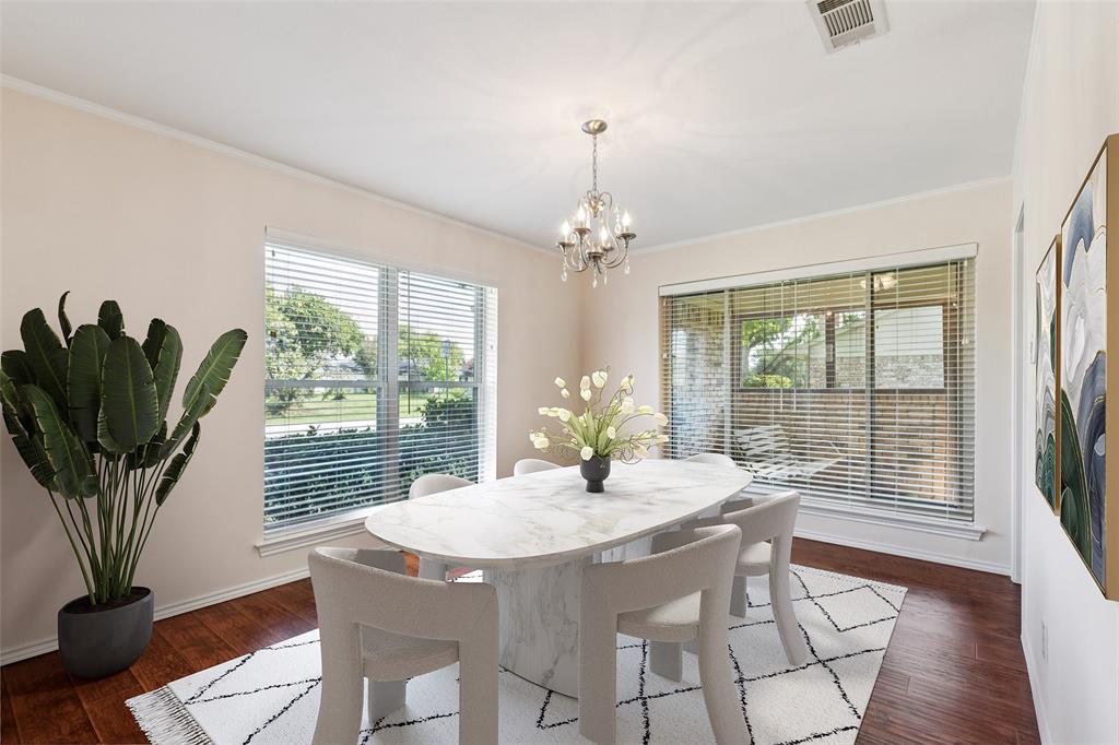 1554 N Valley Parkway