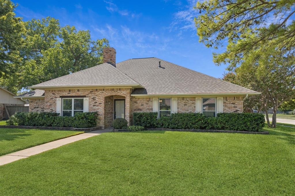 1554 N Valley Parkway