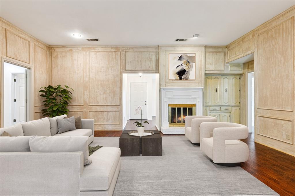 1554 N Valley Parkway