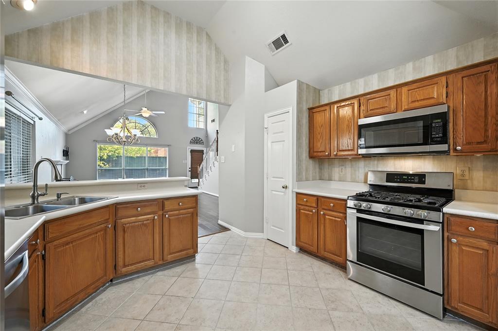 Irving, Texas 75063, United States, 3 Bedrooms Bedrooms, ,3 BathroomsBathrooms,Residential,Active,200135