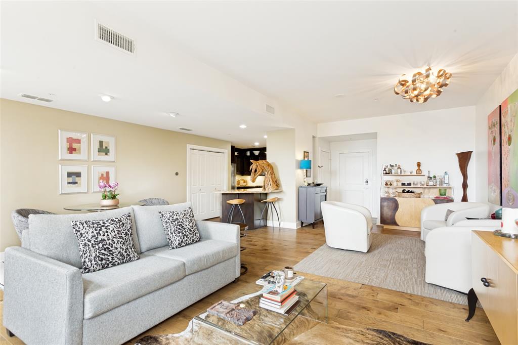 411 W 7th Street 305