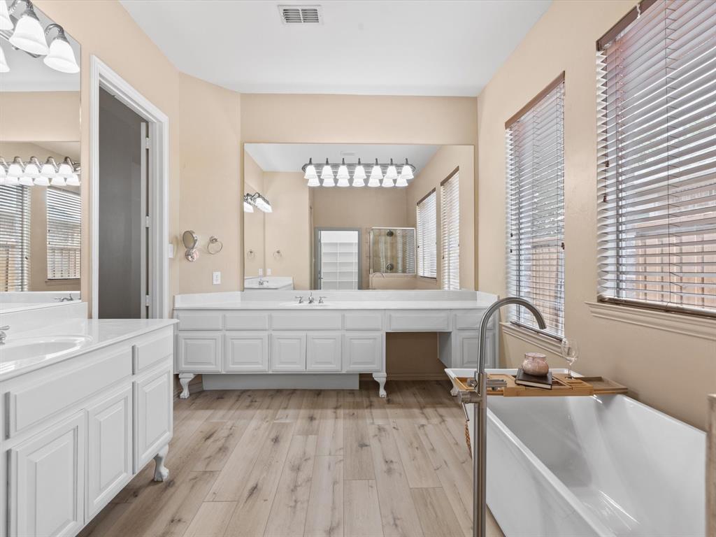 Frisco, Texas 75034, United States, 5 Bedrooms Bedrooms, ,4 BathroomsBathrooms,Residential,Active,240512