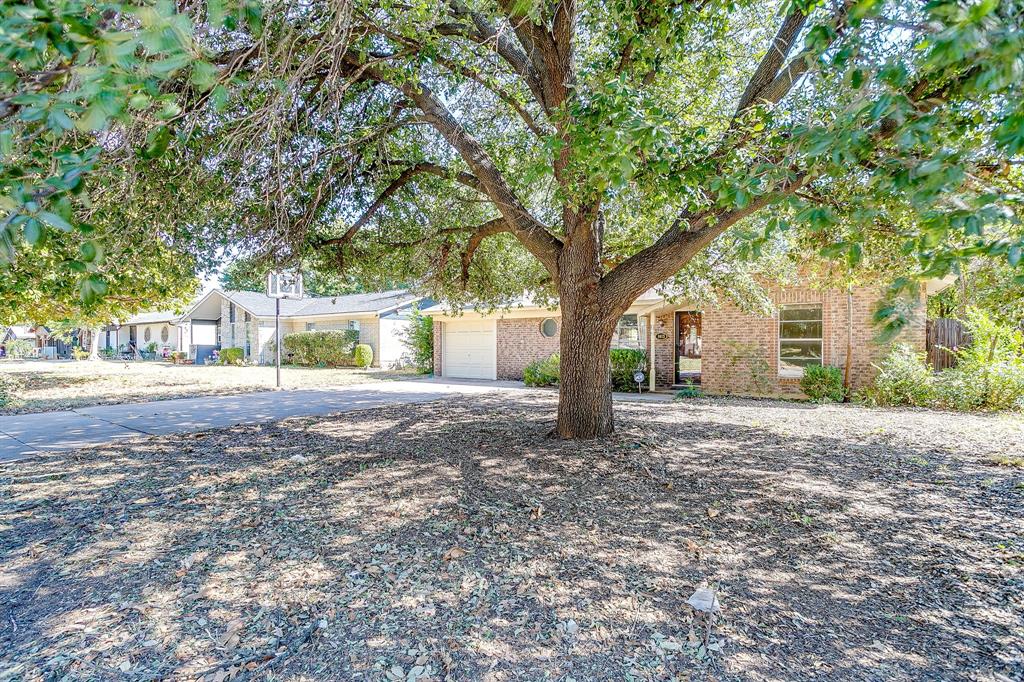 1613 Barron Lane