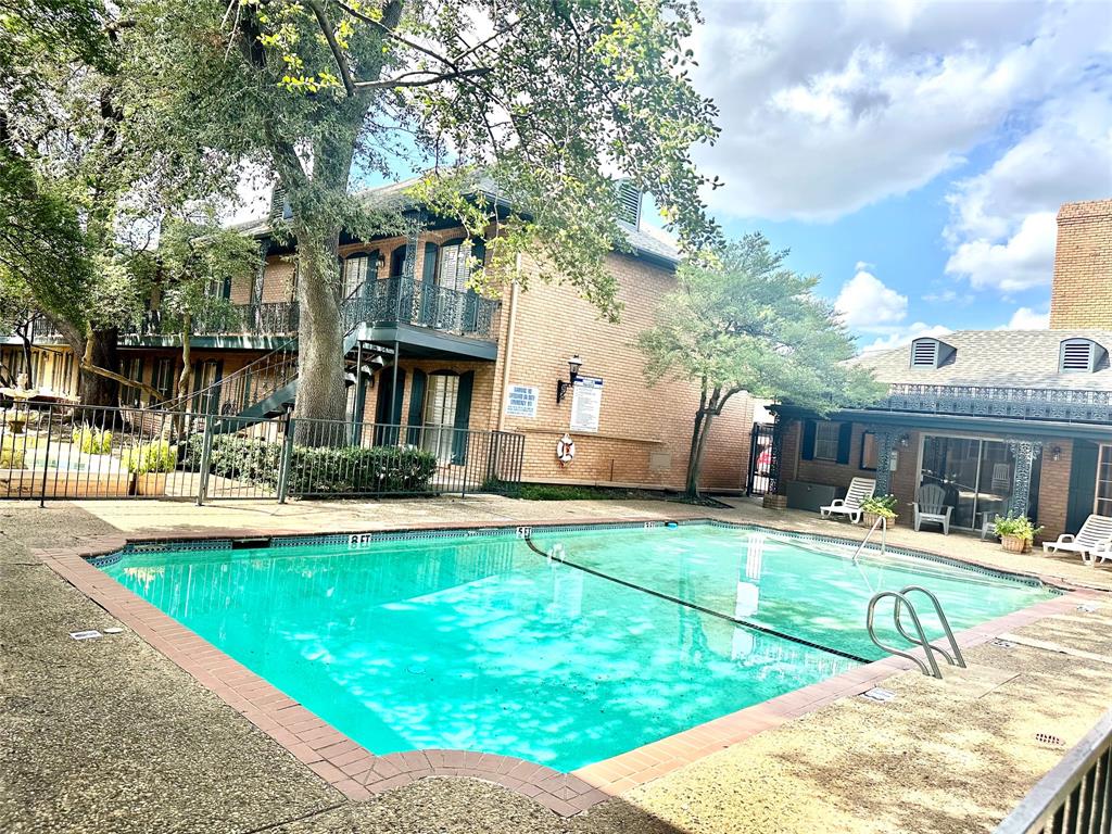 6023 E University Boulevard 204