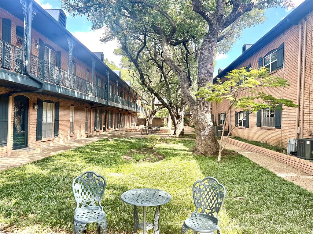 6023 E University Boulevard 204