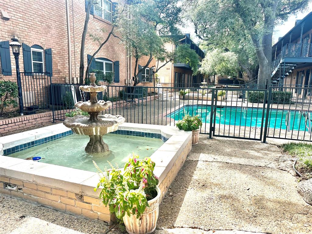 La Fontaine Condo - Residential