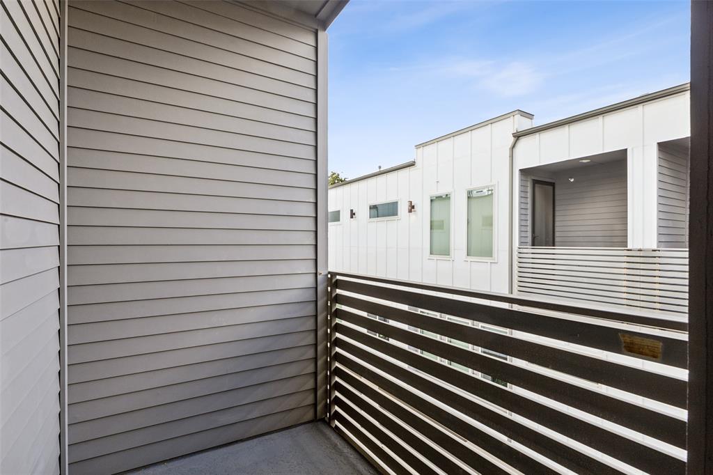 Dallas, Texas 75206, United States, 3 Bedrooms Bedrooms, ,3 BathroomsBathrooms,Residential,Pending,35928