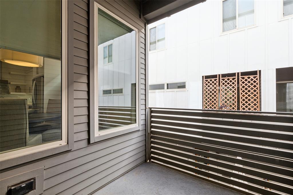 Dallas, Texas 75206, United States, 3 Bedrooms Bedrooms, ,3 BathroomsBathrooms,Residential,Pending,35928