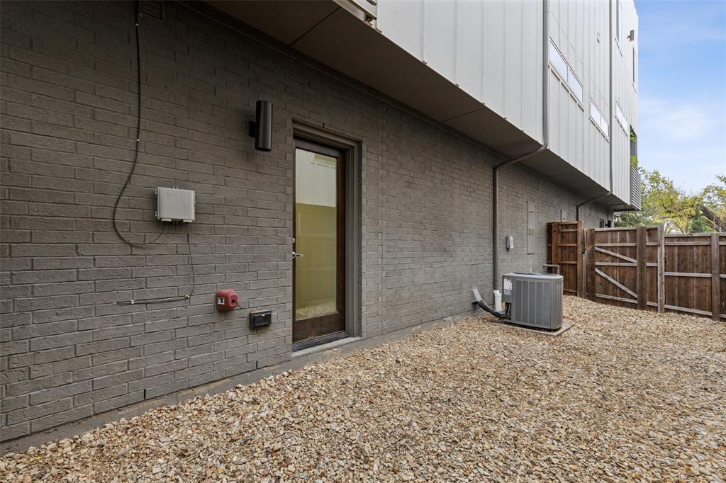 Dallas, Texas 75206, United States, 3 Bedrooms Bedrooms, ,3 BathroomsBathrooms,Residential,Pending,35928