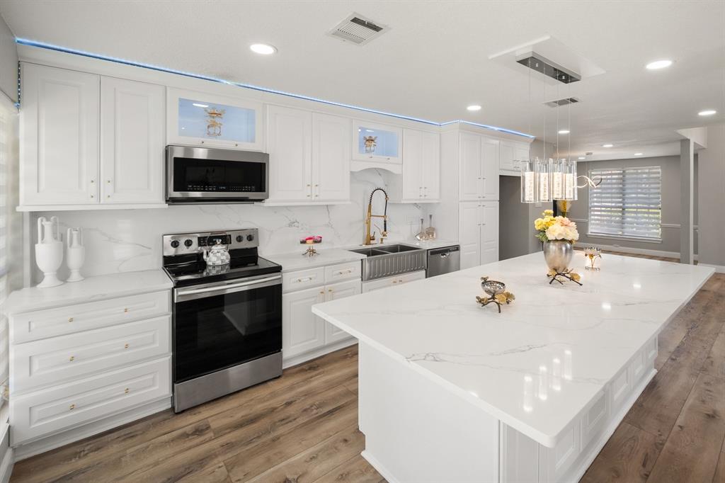 4313 Kenwood Drive