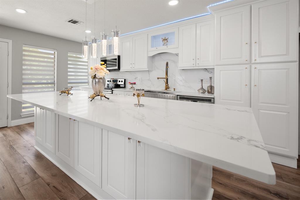 4313 Kenwood Drive