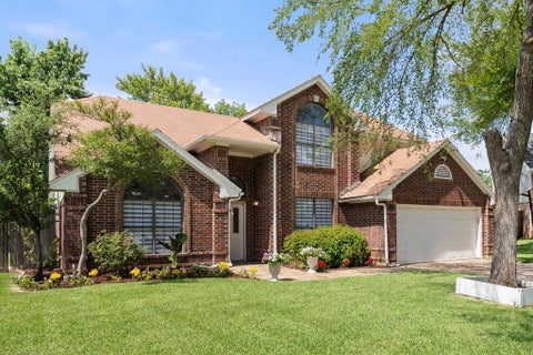 Photo of 4313 Kenwood Drive, Grapevine, TX 76051 (MLS # 21334992)