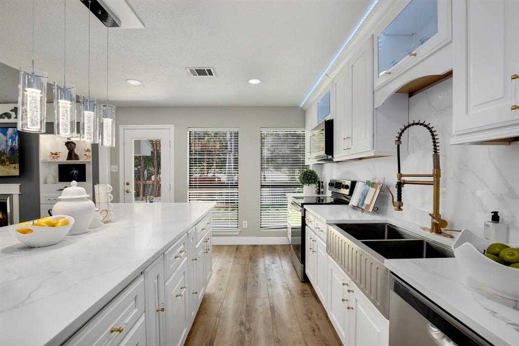 4313 Kenwood Drive