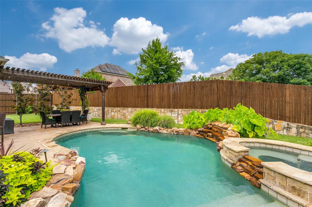 5924 Deerwood Lane