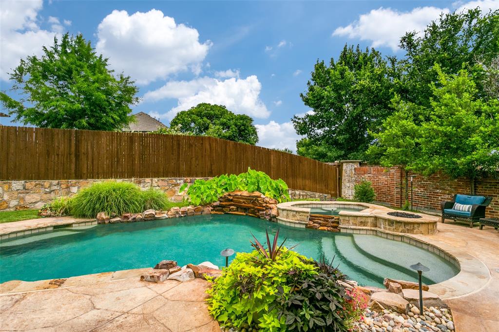 5924 Deerwood Lane