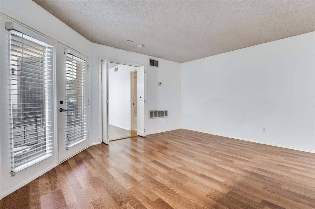 Arlington Oaks Condominiums - Residential Lease