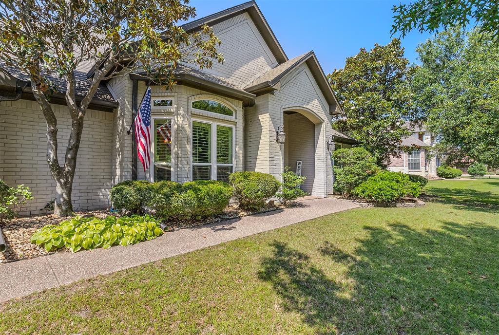 905 Santiago Trail