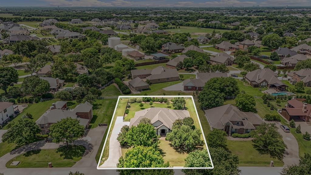 905 Santiago Trail