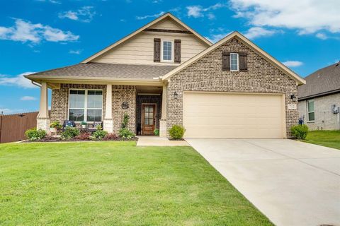 Photo of 712 Ascot Court, Ennis, TX 75119 (MLS # 21283444)