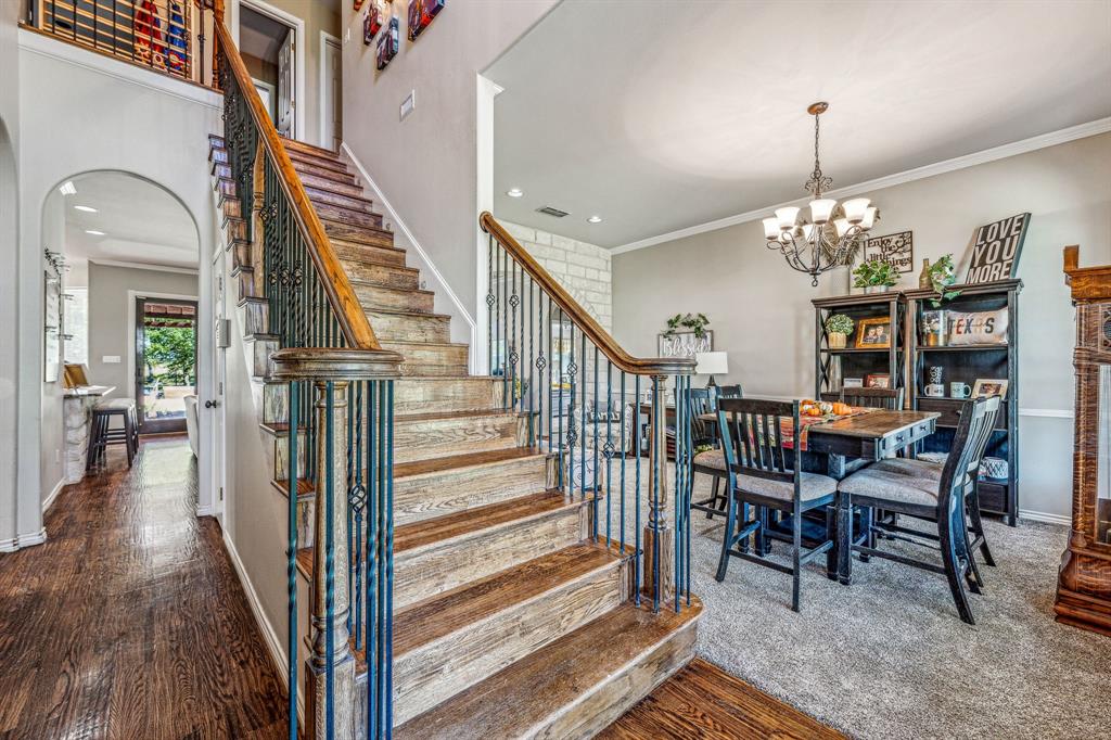 6940 N US Highway 281