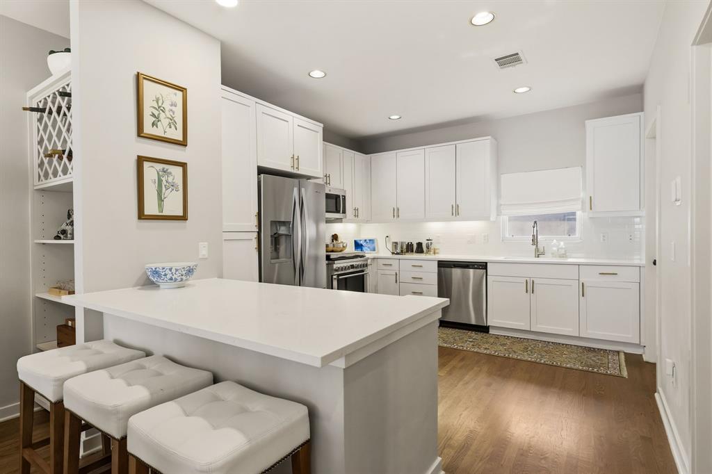 Travis Street Condos 4100 - Residential