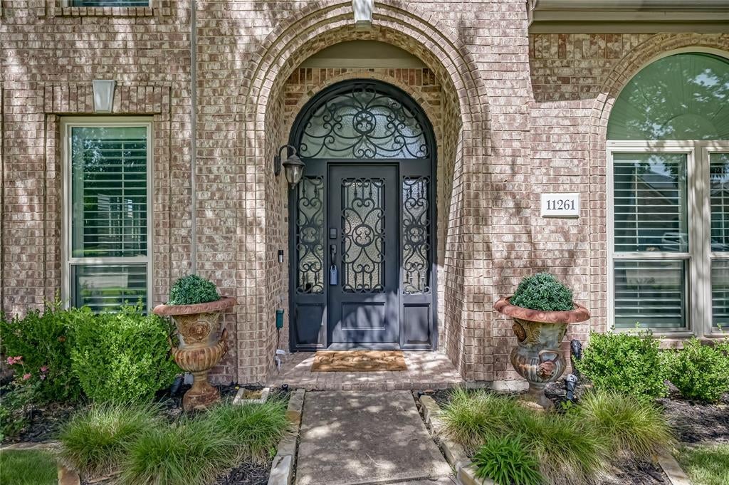 11261 Tenison Lane