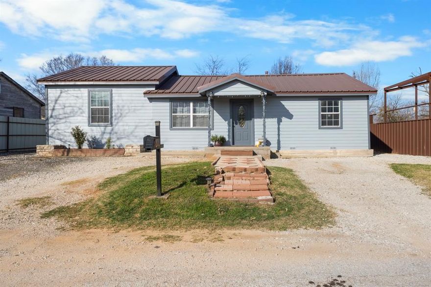 Charming 3-bedroom, 1-bath home located in the heart of Bridgeport, just minutes from downtown, local schools, shopping, and dining. This well-maintained property offers great curb appeal with its welcoming front porch, metal roof, and spacious gravel driveway with plenty of parking.
Inside, you’ll find a comfortable and functional layout with abundant natural light throughout the home. Situated in a convenient location near everything Bridgeport has to offer, this property provides small-town charm with easy access to everyday amenities. Book your showing today!