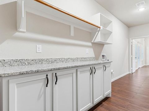 Tiny photo for 1310 Yale Street, River Oaks, TX 76114 (MLS # 21196881)