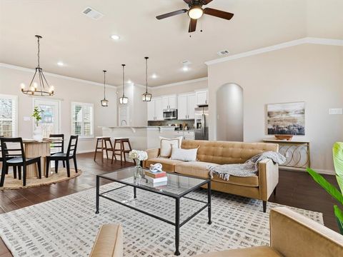 Photo of 1310 Yale Street, River Oaks, TX 76114 (MLS # 21196881)