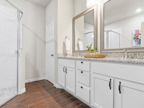 Tiny photo for 1310 Yale Street, River Oaks, TX 76114 (MLS # 21196881)