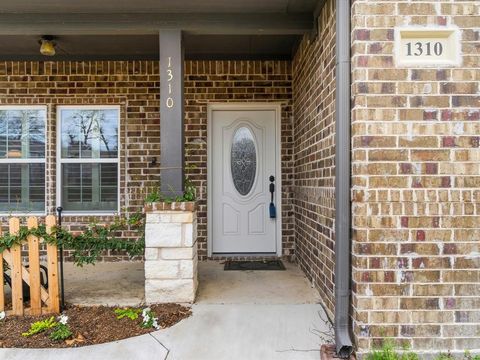 Tiny photo for 1310 Yale Street, River Oaks, TX 76114 (MLS # 21196881)