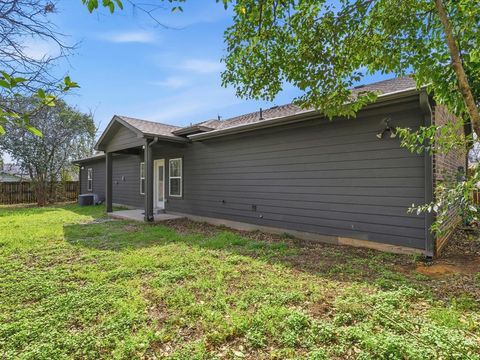 Tiny photo for 1310 Yale Street, River Oaks, TX 76114 (MLS # 21196881)