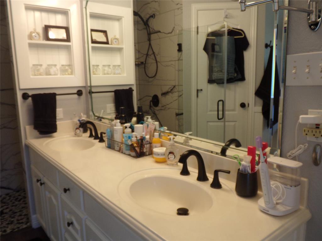 Decordova Bend Estate - Residential