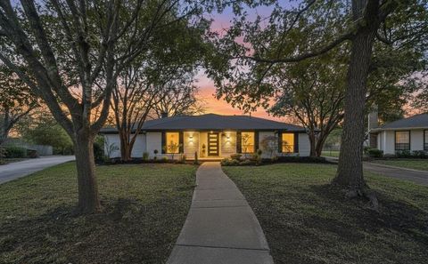 Photo of 2708 Lark Circle, Plano, TX 75075 (MLS # 21126638)