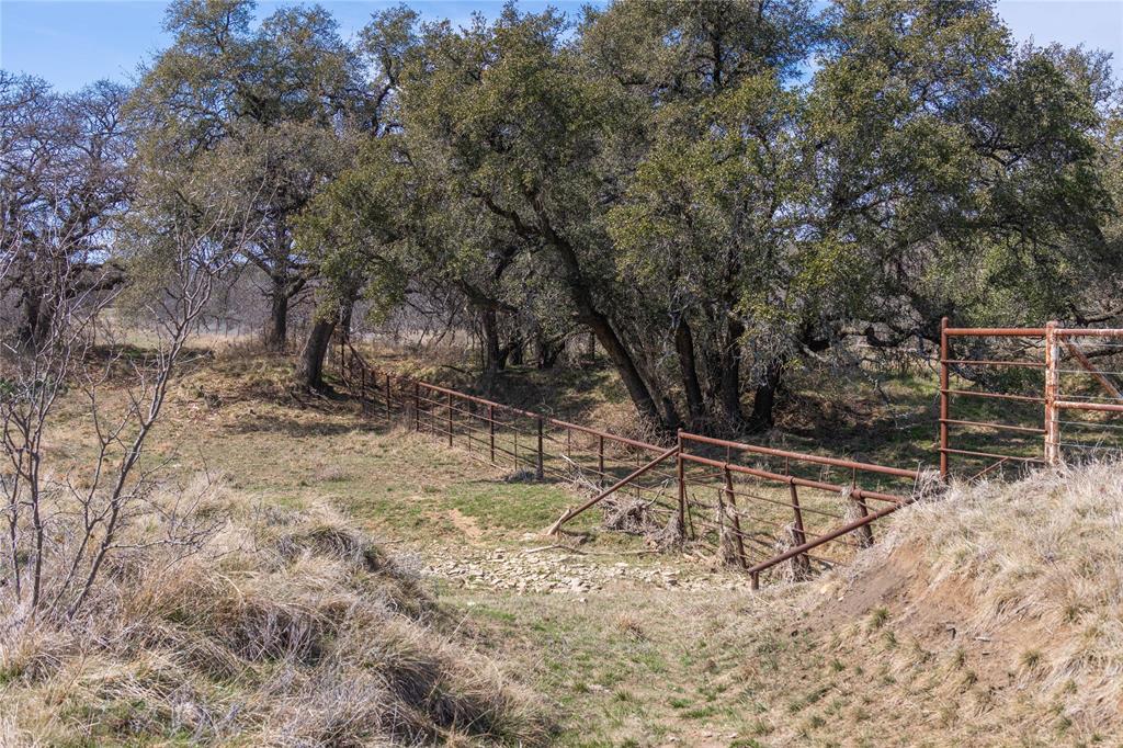 R Henderson 162 - Farm