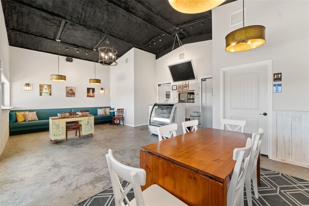 Old Town - Commercial Sale