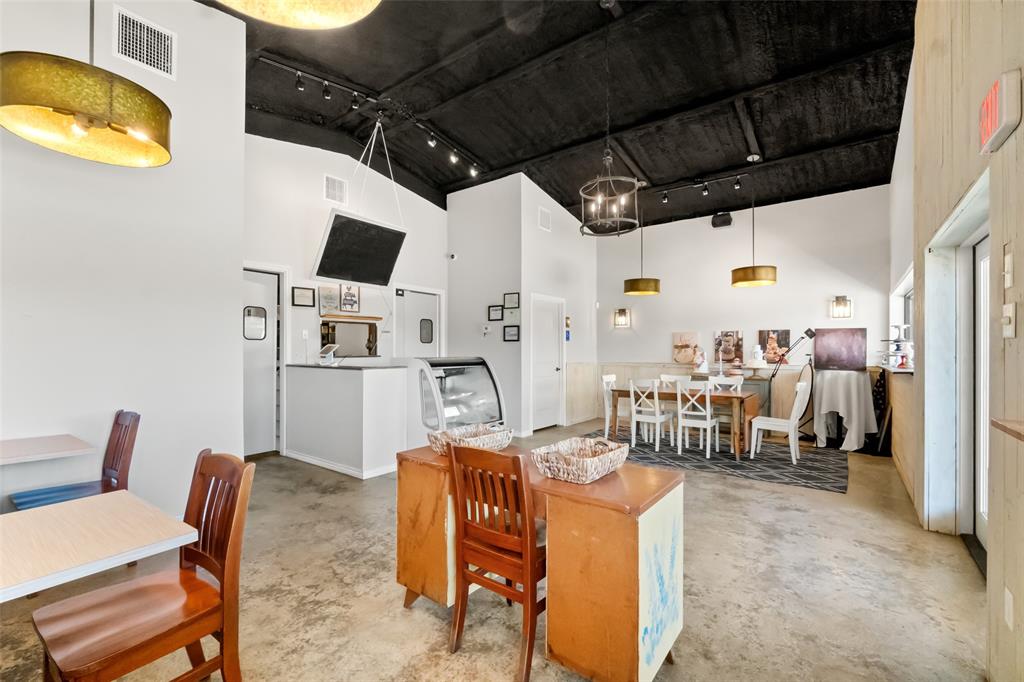 Old Town - Commercial Sale