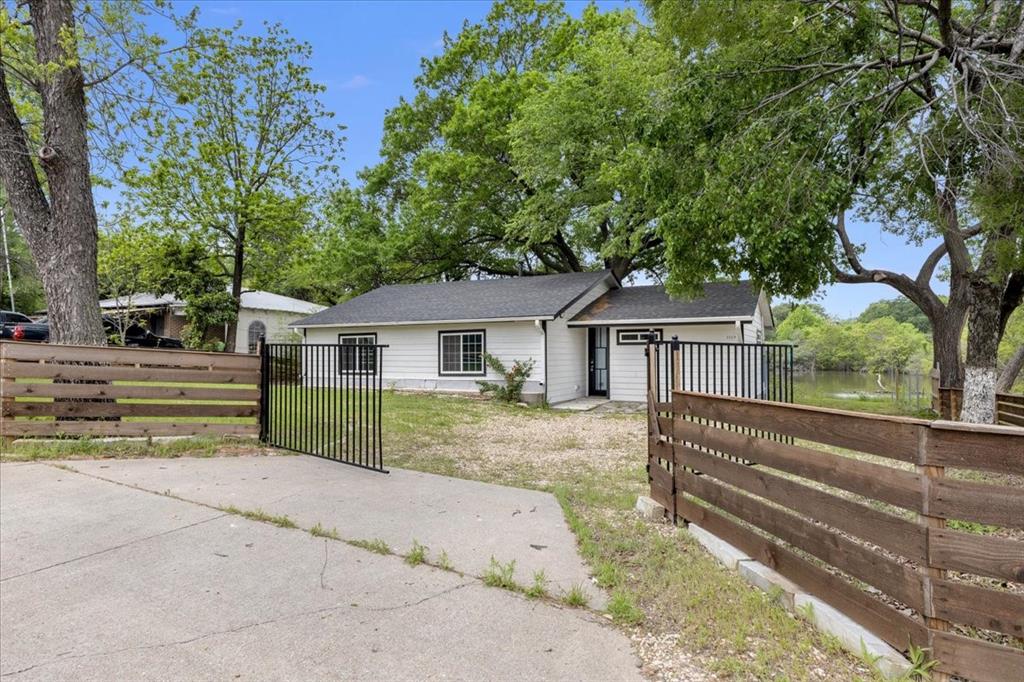 1125 Rodeo Center Boulevard