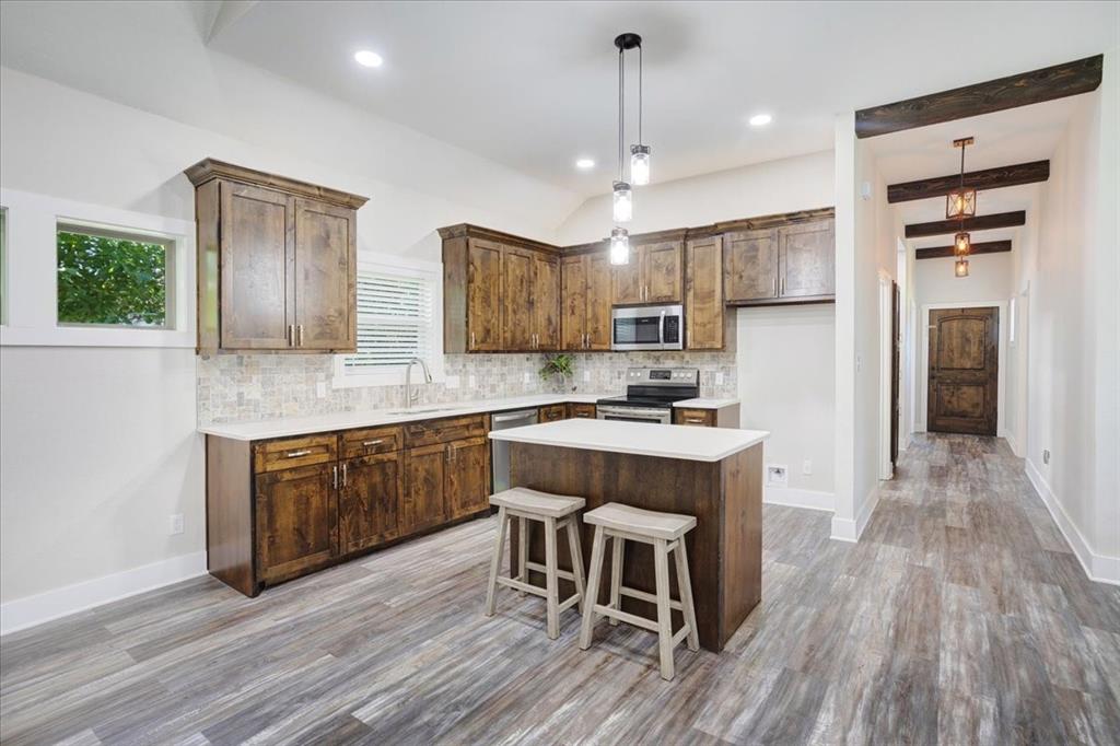 1226 W Elm Street