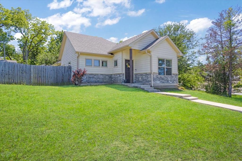 1226 W Elm Street