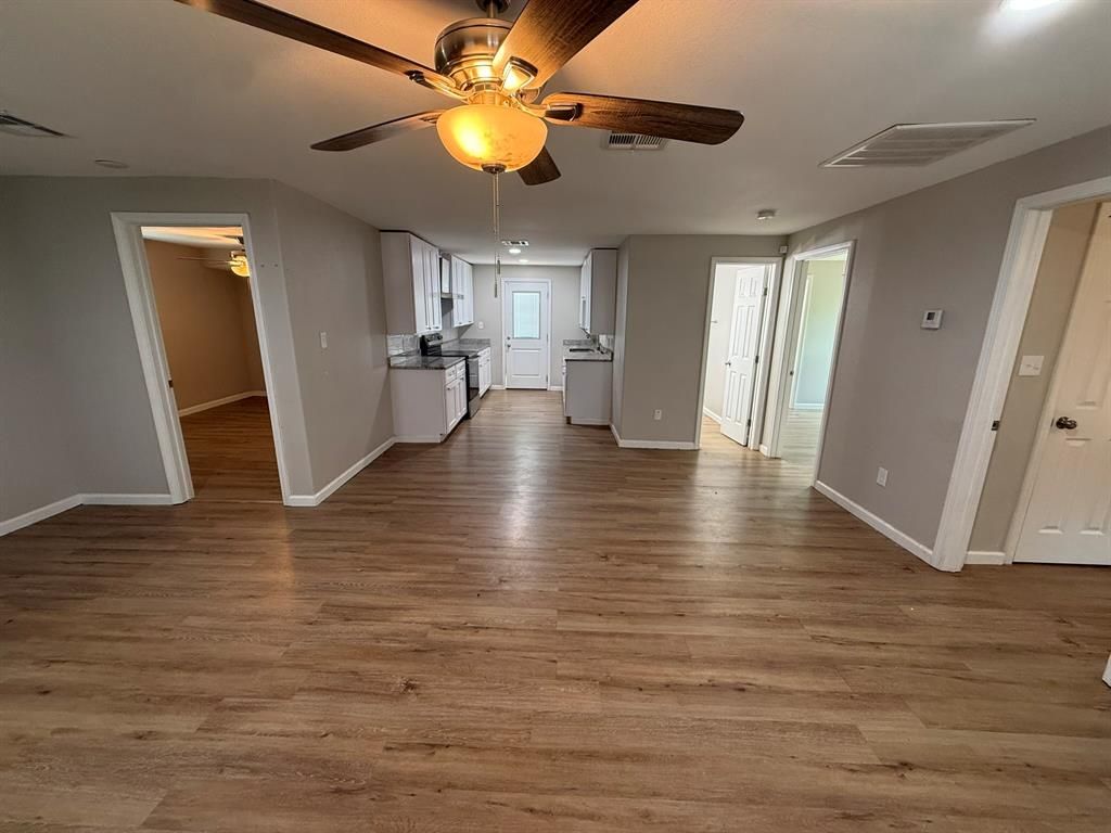 Photo of 923 Linn Street, Waco, TX 76704 (MLS # 21268507)
