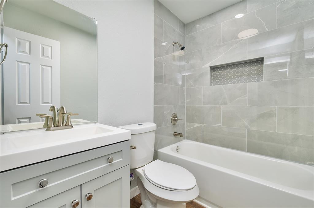 Oak Lake Sub - Residential