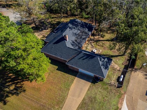 A home in Lindale