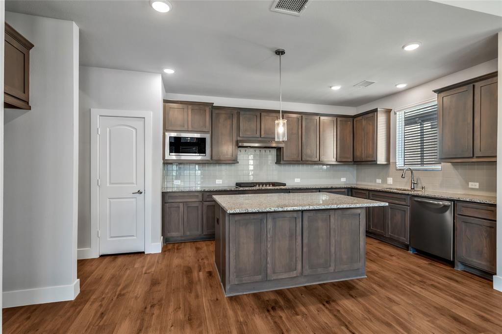 3304 Lake Palestine Road