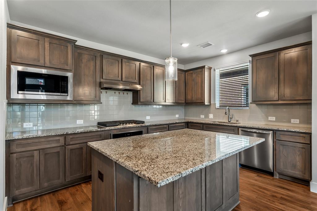 3304 Lake Palestine Road