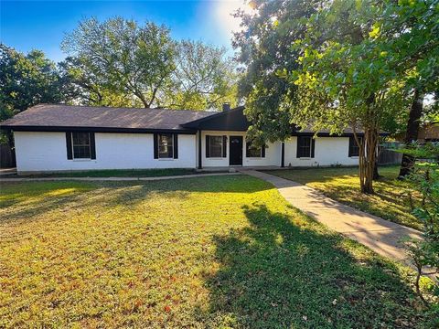 105 Timber Ridge Circle Burleson TX 76028