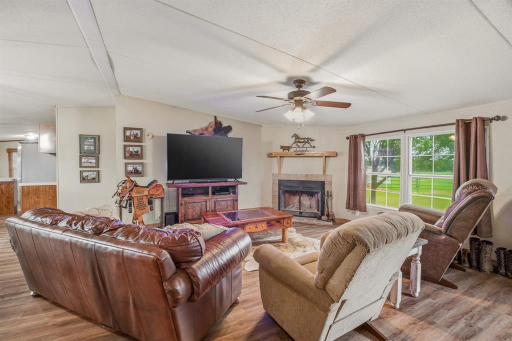 11555 N US Highway 377