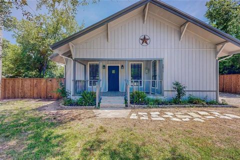 A home in Farmersville