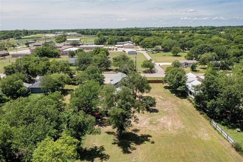 A home in Farmersville