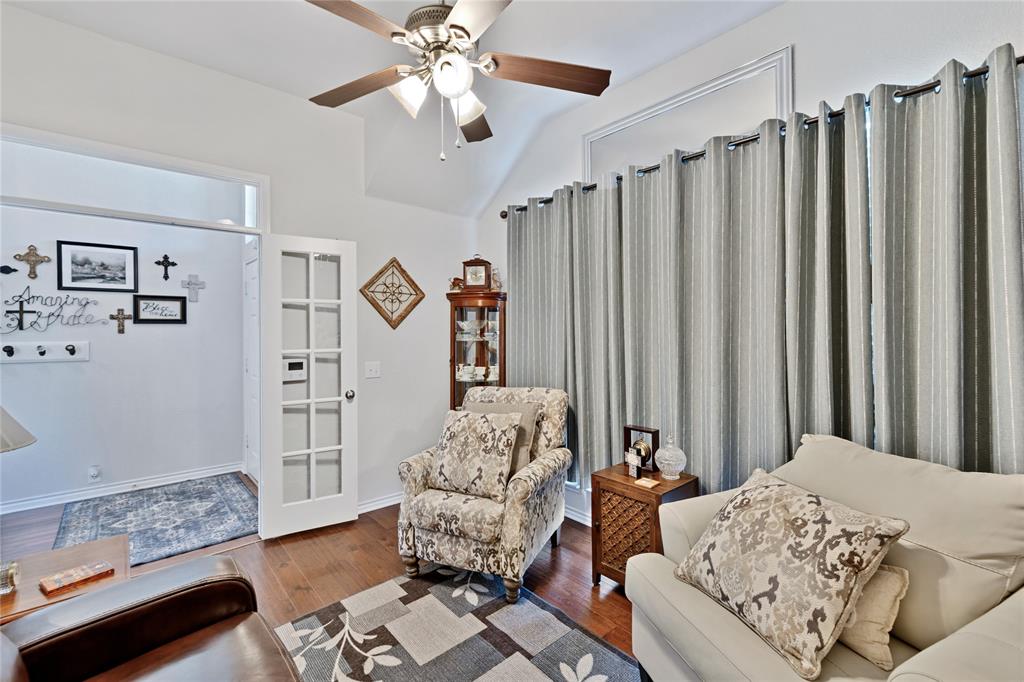 3901 Glenwyck Drive